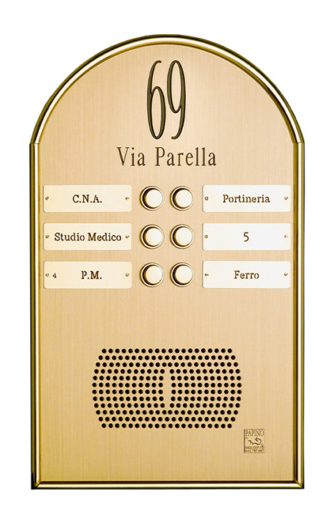 Pulsantiera in ottone satinato con incisione targhette. Art 300